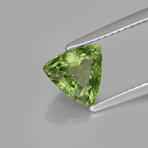 1.20カラットの天然グリーンアパタイト（7.2×7 mm・トリリアント）