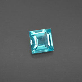 0.68カラットの天然ライトブルーアパタイト（4.9×4.9 mm・四角）