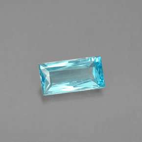 0.87カラットの天然ライトブルーアパタイト（8×4.1 mm・バゲット）