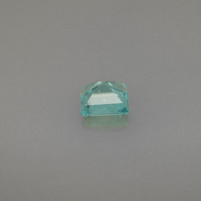 0.44カラットの天然ライトブルーアパタイト（4.5×4.4 mm・四角）