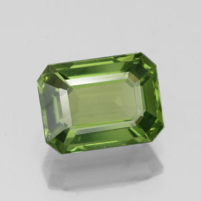 1.73カラットの天然グリーンアパタイト（8×6 mm・エメラルドカット）