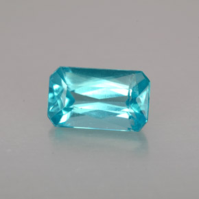 1.50カラットの天然ライトブルーアパタイト（8.8×5.2 mm・エメラルドカット）