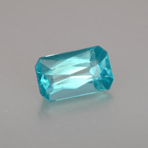1.50カラットの天然ライトブルーアパタイト（8.8×5.2 mm・エメラルドカット）