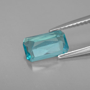 1.50カラットの天然ライトブルーアパタイト（8.8×5.2 mm・エメラルドカット）