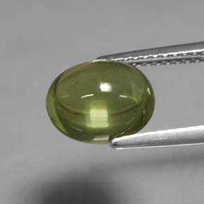 2.91カラットの天然グリーンアパタイト（9.1×7.2 mm・オーバルカット）