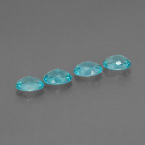 カラットの天然ライトブルーアパタイト（6.6×5 mm・オーバルカット）