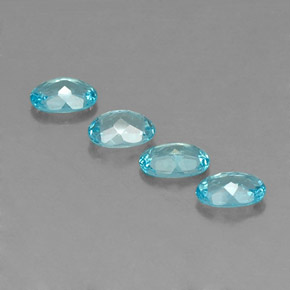カラットの天然ライトブルーアパタイト（5.9×4.2 mm・オーバルカット）