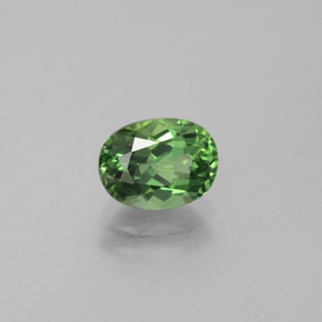 1.69カラットの天然グリーンアパタイト（8.2×6.2 mm・オーバルカット）