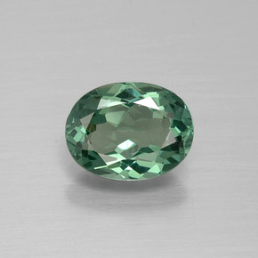1.20カラットの天然グリーンアパタイト（8.2×6.2 mm・オーバルカット）