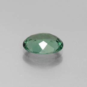1.20カラットの天然グリーンアパタイト（8.2×6.2 mm・オーバルカット）