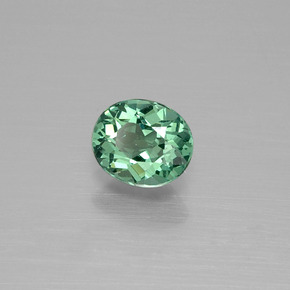 0.74カラットの天然ブルーグリーンアパタイト（6.2×5.2 mm・オーバルカット）