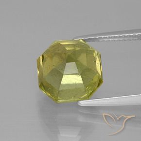 7.64カラットの天然緑ががかったイエローアパタイト、八角形 / エメラルドカット、VS-SI