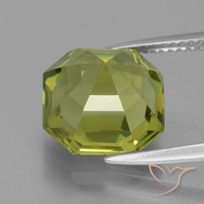 6.64カラットの天然薄いアーシーグリーンアパタイト、八角形 / エメラルドカット、VS