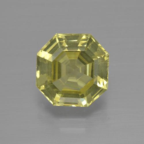 3.22カラットの天然緑がかった黄色アパタイト（8.8×8.7 mm・エメラルドカット）