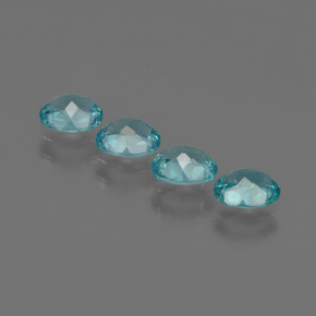 カラットの天然ブルーアパタイト（5.1×4.1 mm・オーバルカット）