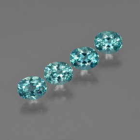 カラットの天然ブルーアパタイト（5.1×4.1 mm・オーバルカット）