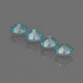 カラットの天然ブルーアパタイト（5.1×4.1 mm・オーバルカット）