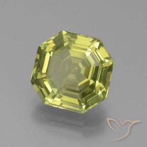 3.95カラットの天然Medium Light Greenアパタイト、八角形 / エメラルドカット、VVS-VS