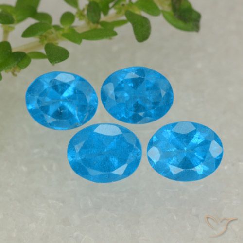 Shop natural 1.57ct 濃いアズール アパタイト gems, 楕円形, from マダガスカル at GemSelect. In stock, global shipping!
