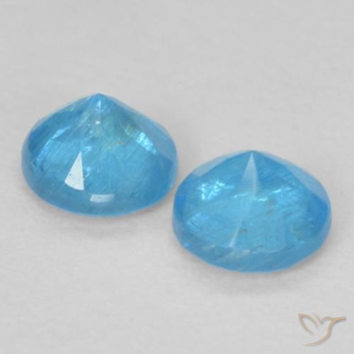 Shop natural 0.38ct 紺碧の青 アパタイト gems, ラウンド, from マダガスカル at GemSelect. In stock, global shipping!