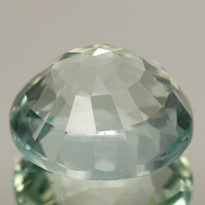 4.84カラットの天然ライトグリーンブルーアクアマリン（11.3×10 mm・オーバルカット）