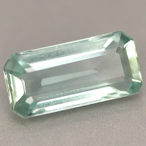 1.79カラットの天然ライトグリーンブルーアクアマリン（11.6×5.6 mm・エメラルドカット）