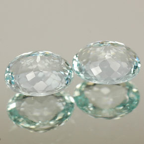 カラットの天然ライトグリーンブルーアクアマリン（6.7×5.4 mm・オーバルカット）