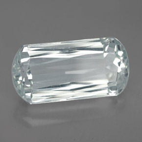 11.74カラットの天然ライトグリーンブルーアクアマリン（19.7×9.8 mm・ファンシーシェイプ）