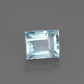 0.53カラットの天然ライトブルーアクアマリン（5.1×4.1 mm・ファンシーシェイプ）