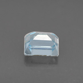 0.53カラットの天然ライトブルーアクアマリン（5.1×4.1 mm・ファンシーシェイプ）