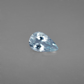 0.59カラットの天然ライトブルーアクアマリン（7.7×4.9 mm・洋梨の形）