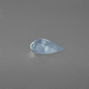0.59カラットの天然ライトブルーアクアマリン（7.7×4.9 mm・洋梨の形）