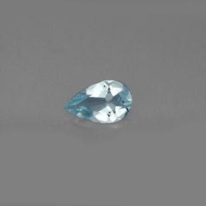 0.54カラットの天然ライトブルーアクアマリン（7.9×4.9 mm・洋梨の形）