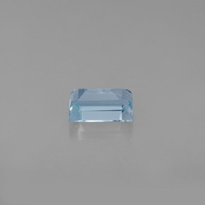 0.55カラットの天然ライトブルーアクアマリン（5.9×4 mm・バゲット）