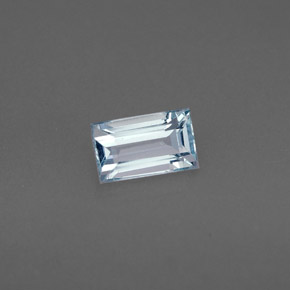0.51カラットの天然ライトブルーアクアマリン（6×3.6 mm・バゲット）