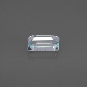 0.51カラットの天然ライトブルーアクアマリン（6×3.6 mm・バゲット）