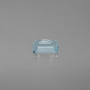 0.47カラットの天然ライトブルーアクアマリン（5.8×4 mm・バゲット）