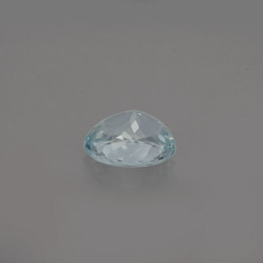 0.61カラットの天然ライトブルーアクアマリン（6.3×5.3 mm・オーバルカット）