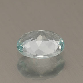 0.60カラットの天然ライトグリーンブルーアクアマリン（6.5×5.5 mm・オーバルカット）