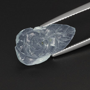 5.65カラットの天然ライトブルーアクアマリン（19.4×10.8 mm・ファンシーシェイプ）
