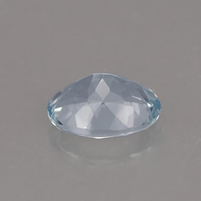 1.12カラットの天然ライトブルーアクアマリン（8×6.1 mm・オーバルカット）