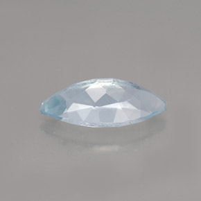 1.66カラットの天然ライトブルーアクアマリン（12.2×6 mm・マーキス）