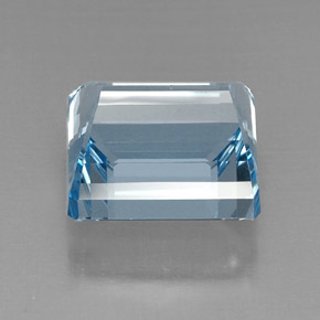 20.71カラットの天然ライトブルーアクアマリン（16×14.5 mm・エメラルドカット）