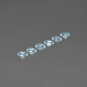 カラットの天然ライトブルーアクアマリン（5.1×3.1 mm・オーバルカット）