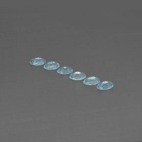 カラットの天然ライトブルーアクアマリン（5.1×3.1 mm・オーバルカット）