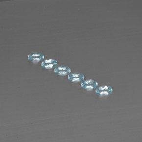 カラットの天然ライトブルーアクアマリン（5.1×3.2 mm・オーバルカット）