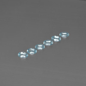 カラットの天然ライトブルーアクアマリン（5.1×3.2 mm・オーバルカット）