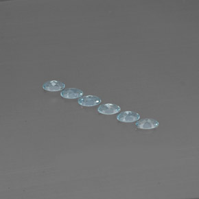 カラットの天然ライトブルーアクアマリン（5.1×3.2 mm・オーバルカット）