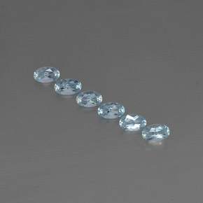 カラットの天然ライトブルーアクアマリン（5.1×3.1 mm・オーバルカット）
