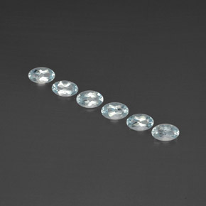 カラットの天然ライトブルーアクアマリン（5.1×3.1 mm・オーバルカット）